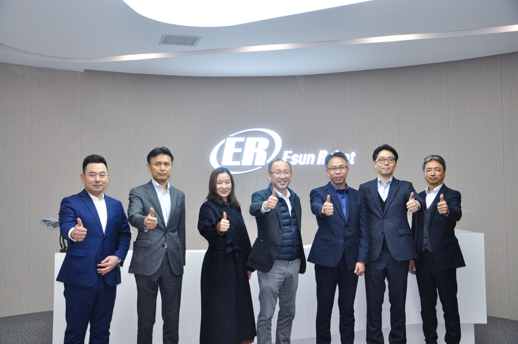 熱烈歡迎EPSON SEC吉野部長一行蒞臨鎰升機器人！